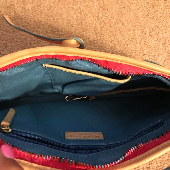 AUTHENTIC, Hard to find, Dooney & Burke hearts bag - Picture 4 of 8